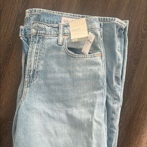 GAP baggy mid rise light wash size 29 NWT